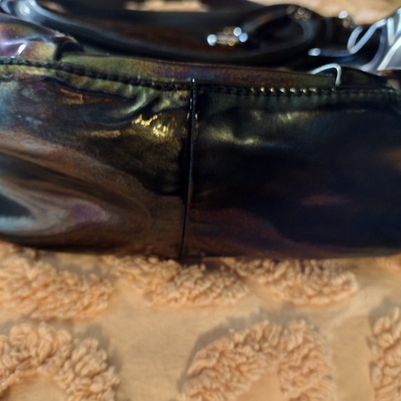 Luxury Gucci Soft Patent Leather Bag - Picture 11 of 15